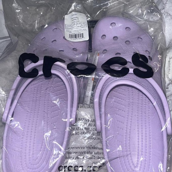 crocs - Picture 2 of 4